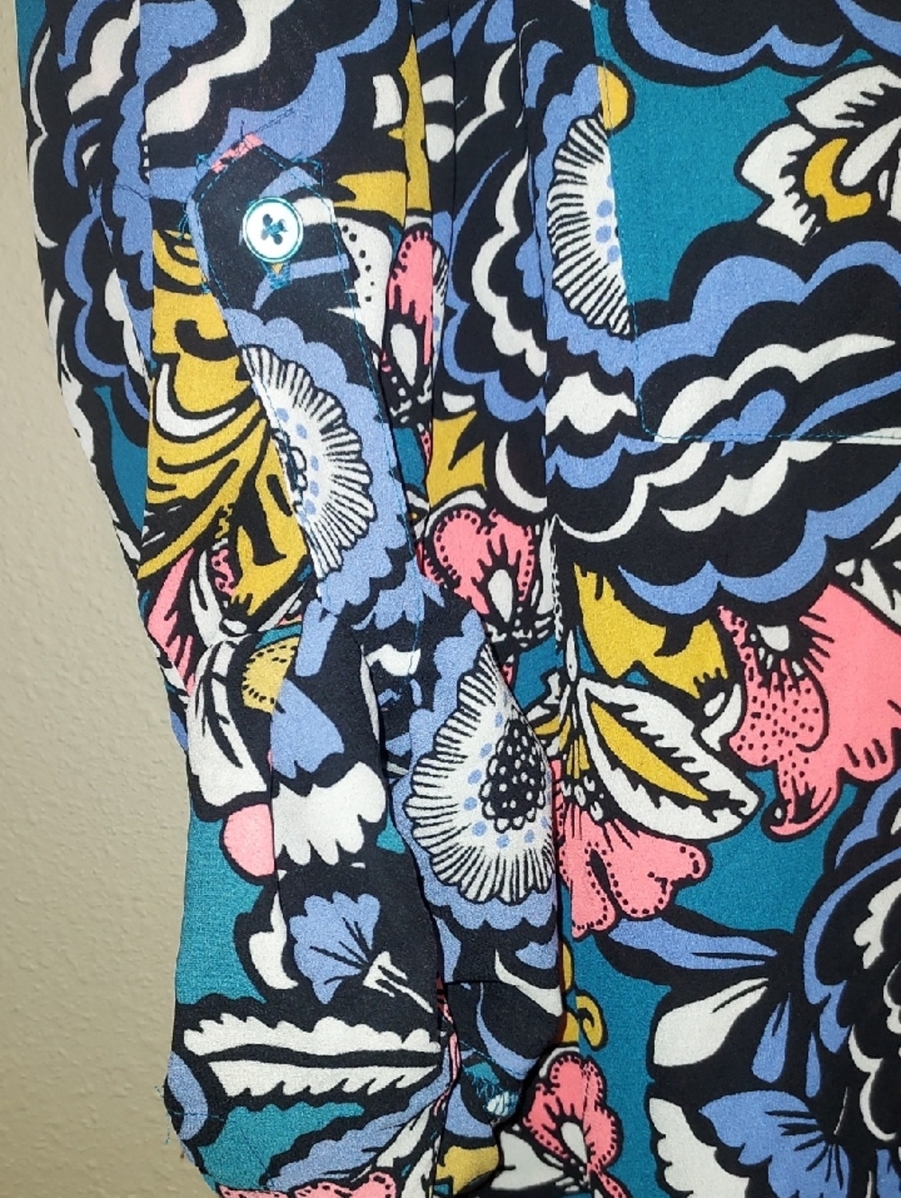 Express Portofino Blouse - Picture 2 of 10